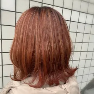 カラー ソウワ ヒナコのヘアスタイル