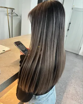 ロング 髪質改善・縮毛矯正 🌈SENAのヘアスタイル
