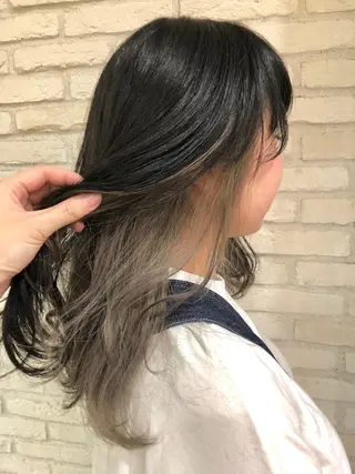 セミロング カラー 大平 美沙のヘアスタイル