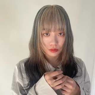 カラー ハイトーン/デザイン カラー山下莉歩のヘアスタイル