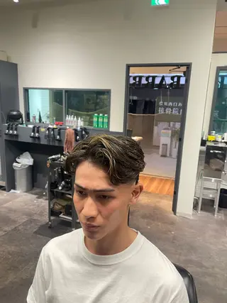 ショート 吉岡 剛のヘアスタイル