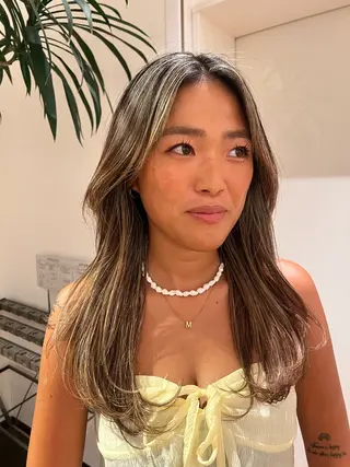 セミロング hikaru💘髪質 改善 透明感カラーのヘアスタイル