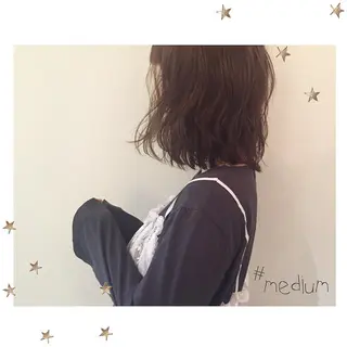 ミディアム 市川 千夏のヘアスタイル