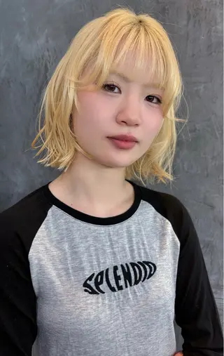 ショート カラー 淀 小南津のヘアスタイル