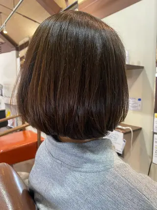 ミディアム カラー 横野 朱音のヘアスタイル