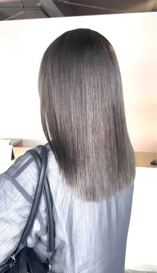 セミロング 似合わせレイヤー 手塚亮汰のヘアスタイル