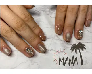 ネイル Mana ·͜· ❤︎のネイルデザイン