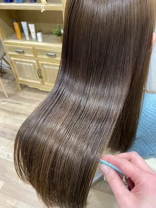 ロング 山口 栞奈のヘアスタイル