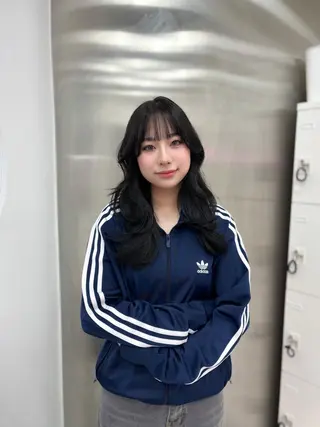 ロング カラー 抜け感レイヤー︴ ニュアンスカラーのヘアスタイル