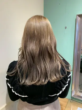 セミロング カラー 💖クボ モモ💖のヘアスタイル