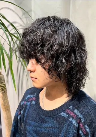 パーマ メンズ 落ちる黒 森崎雄斗のヘアスタイル