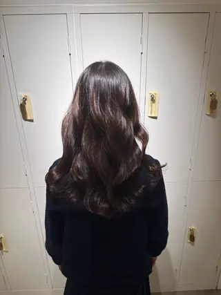 セミロング 山根 里緒のヘアスタイル