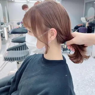 ミディアム 透明感オリーブ🫒/ ブリーチなしWカラーのヘアスタイル