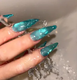 ネイル 🪐富島彩夏 /海外nail🪐のネイルデザイン