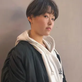 ショート カラー 山中 直輝のヘアスタイル