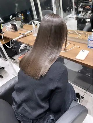 ロング カラー 韓国レイヤー×艶髪 ハイトーンRyukiのヘアスタイル