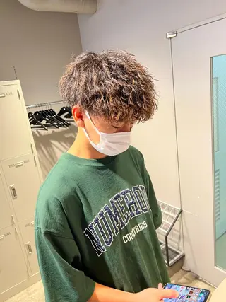 ショート カラー パーマ メンズ メンズパーマ特化 TAIGAのヘアスタイル