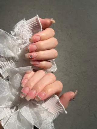 ネイル I-nailロング /ワンホン/キラキラのネイルデザイン