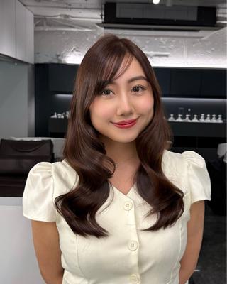ロング WATARU/ 韓国風巻き髪のヘアスタイル