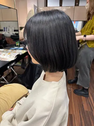 ミディアム カラー 岡崎 美紀のヘアスタイル