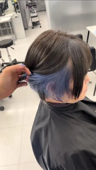 カラー ショート 地雷系🎀ハイトーン 💙荒川結星のヘアスタイル