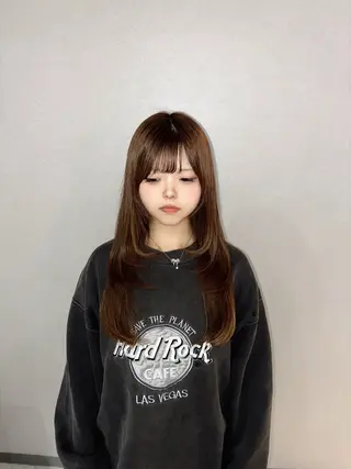 ロング ハナダ メイのヘアスタイル