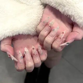 ネイル AIKO🐈⬛⭐︎ 大阪/y2k/個性派のネイルデザイン