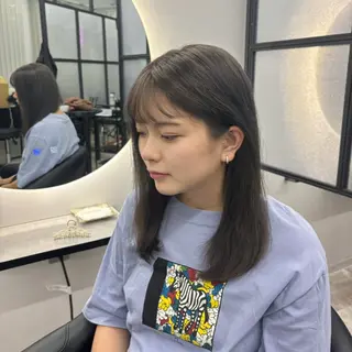 セミロング カラー Ren. 🦋デザインカラーのヘアスタイル