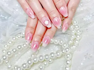 ネイル 🦋 Queenieのネイルデザイン