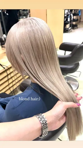 セミロング カラー 海外girl🤎 透明感ベージュmaoのヘアスタイル