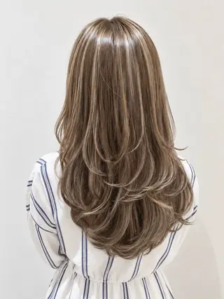 ロング 石渡このみ 🍊レイヤーカットのヘアスタイル