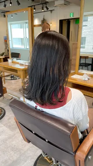 ミディアム カラー navile原宿 yumaのヘアスタイル