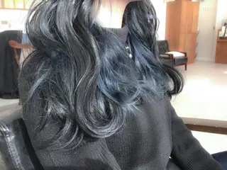 ミディアム カラー BOX mico.のヘアスタイル