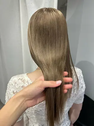 ロング カラー AKO .のヘアスタイル