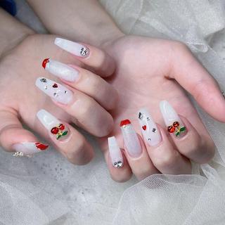 ネイル Queens テイのネイルデザイン