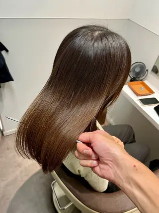 ミディアム 悩む大人女性の味方 白髪ぼかし/うる艶髪のヘアスタイル