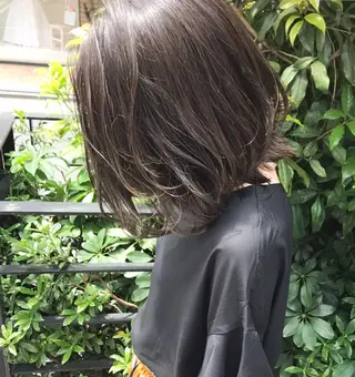 ミディアム カラー 大人女性ショート専門 tomodaのヘアスタイル