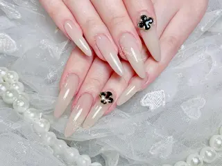ネイル 🦋 Queenieのネイルデザイン