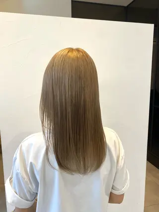 ミディアム こはる.⋆𝜗𝜚／ 谷町／透明感カラーのヘアスタイル