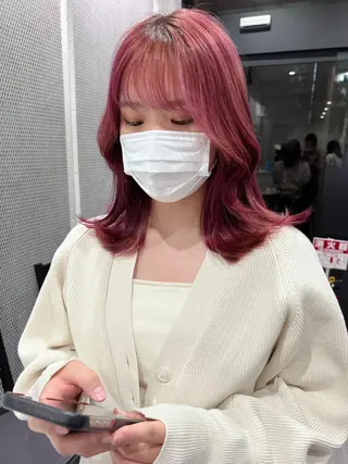 ミディアム トップスタイリスト/ アユミのヘアスタイル