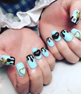 ネイル Moons nail 💅✨のネイルデザイン