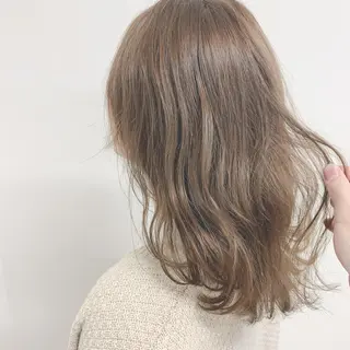 セミロング 松本 聖のヘアスタイル