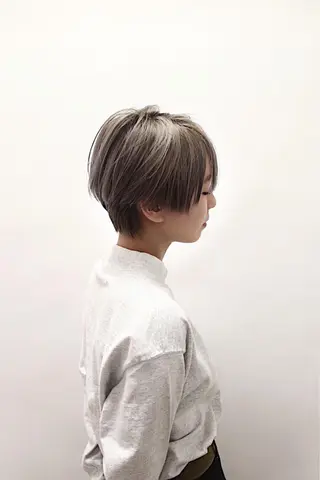 ショート カラー ハイトーン/レイヤー /ウルフ⭐️永田⭐️のヘアスタイル