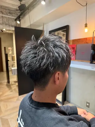 ショート 艶感/レイヤーカット 🌐Taketoのヘアスタイル