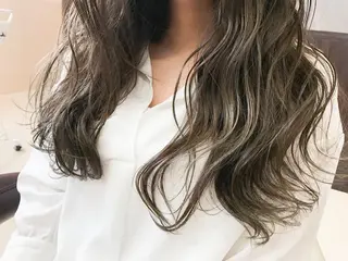 ロング カラー Oopsレイヤー 加藤澄都のヘアスタイル