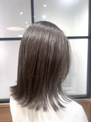 ミディアム カラー 新井 友菜のヘアスタイル