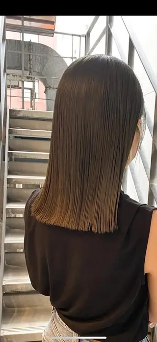 ミディアム 古屋 澪 艶髪カラー✨のヘアスタイル