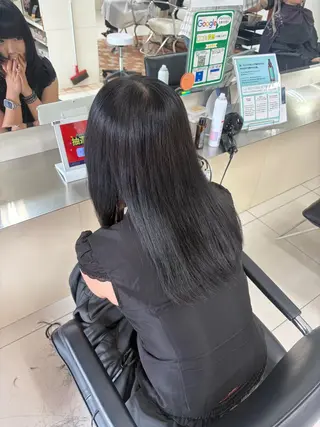 セミロング 髪質改善💠 韓国風うる艶/シオリのヘアスタイル