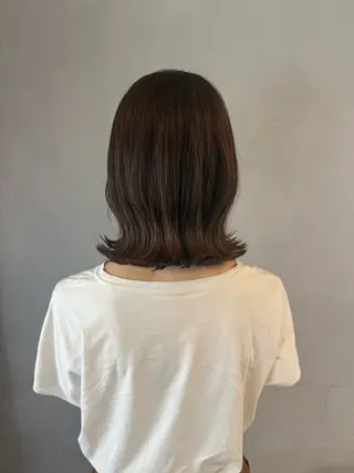 ミディアム Babylone 飯尾 香音のヘアスタイル