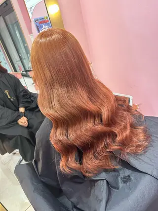 セミロング カラー ブリーチ特化🌈 MANATOのヘアスタイル